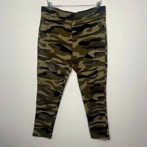 Torrid Camo Distressed Fishnet Detail Leggings 2 2X 18/20 #62